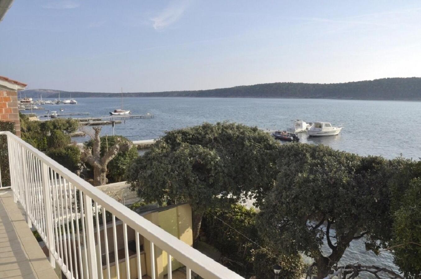 Apartments Petar - 6M From The Sea Barbat na Rabu エクステリア 写真