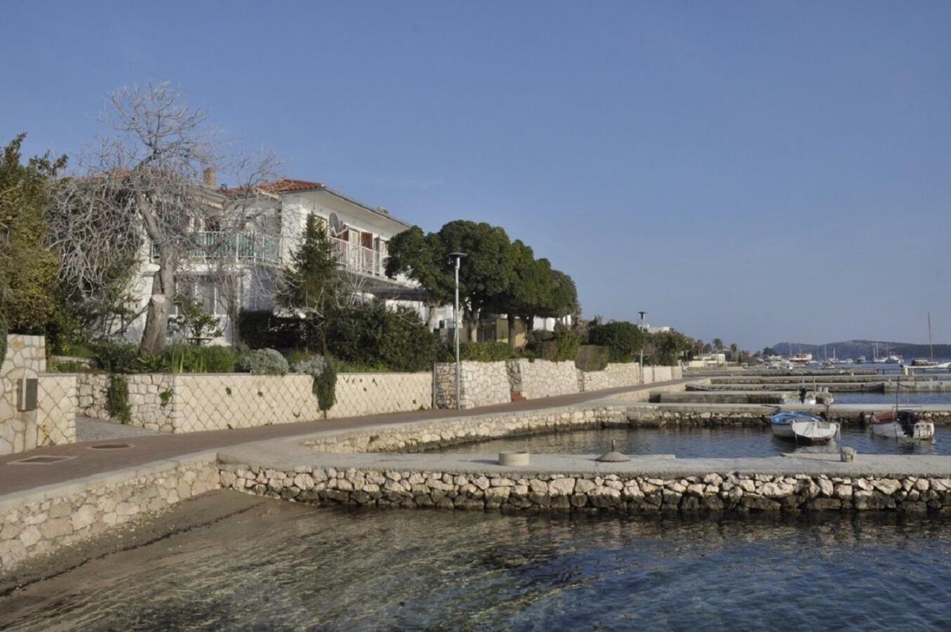Apartments Petar - 6M From The Sea Barbat na Rabu エクステリア 写真